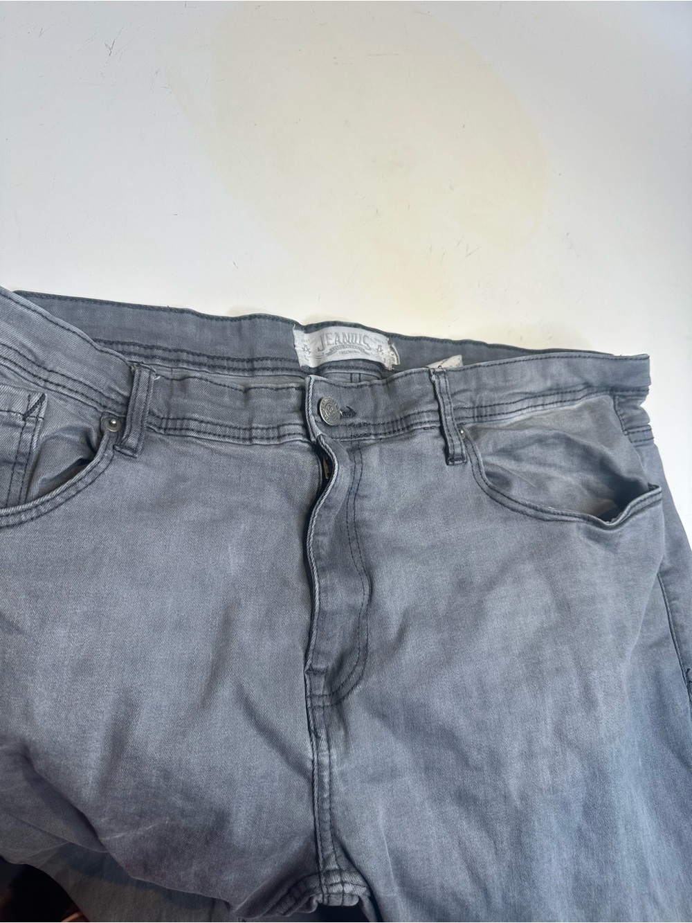 Akademiks Men's Washed Gray Slim Straight Jeans